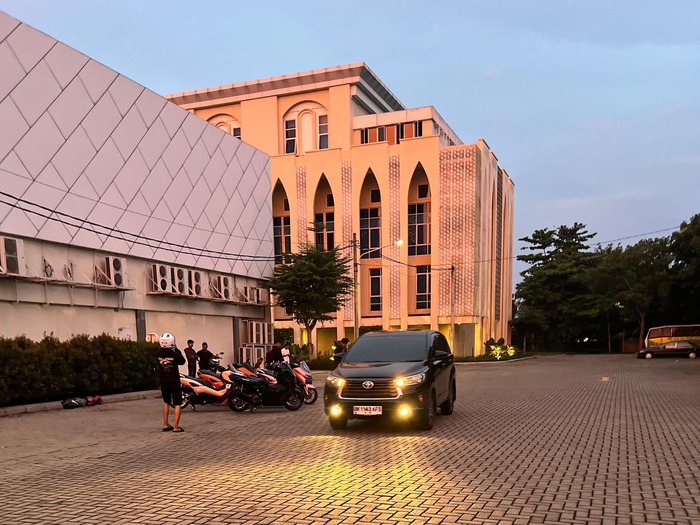 Medan to Padang Car Rental – Long Distance Travel with Station Rental