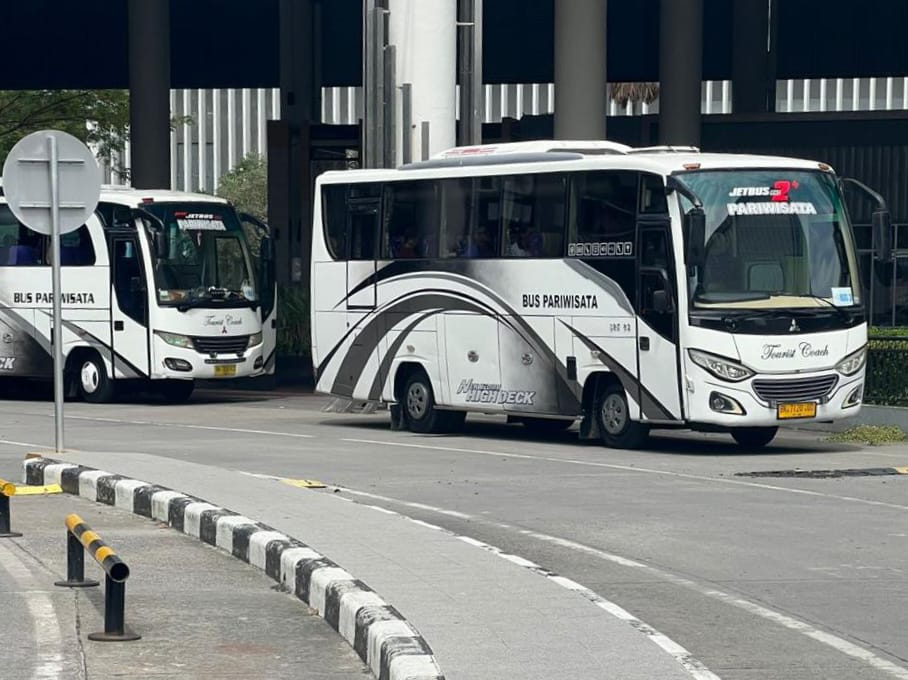Sewa Bus Medan ke Danau Toba – Nyaman, Aman, & Terpercaya | Station Rental
